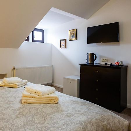 كيمبولونغ Maisonette Apartments المظهر الخارجي الصورة
