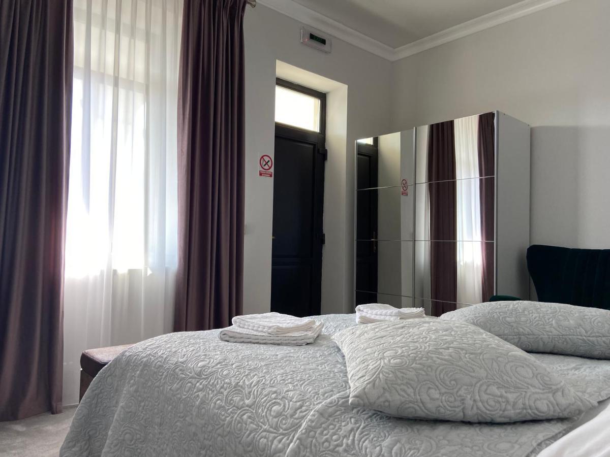 كيمبولونغ Maisonette Apartments المظهر الخارجي الصورة
