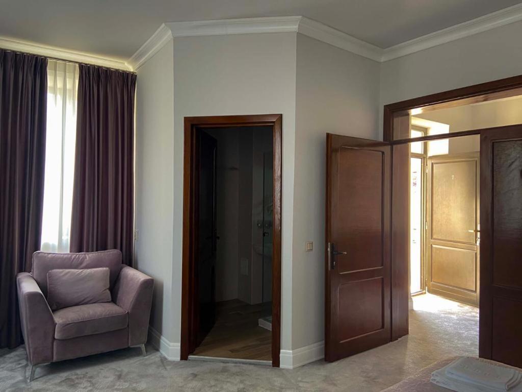 كيمبولونغ Maisonette Apartments المظهر الخارجي الصورة