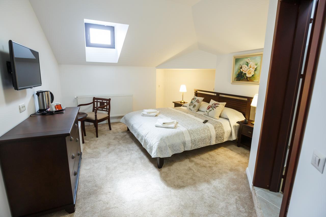 كيمبولونغ Maisonette Apartments المظهر الخارجي الصورة